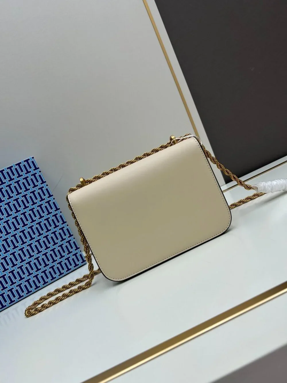 Eleanor Medium Cream Smooth Leather Adjustable Gold Twist Chain Crossbody Bag